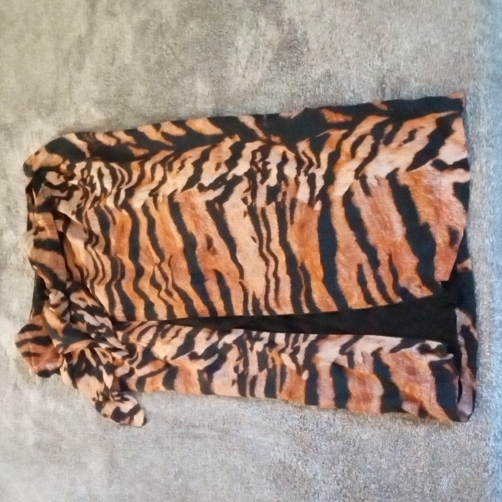 Beach Riot Suki cover up skirt in Tiger
